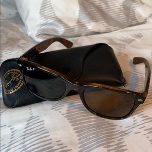 Ray-ban New Wayfarer Polarized tortoise RB2132